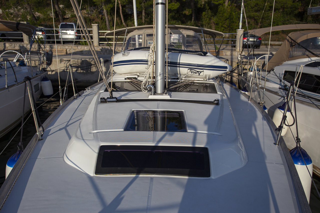 Dufour 360 GL - 3 cab. — photo 7