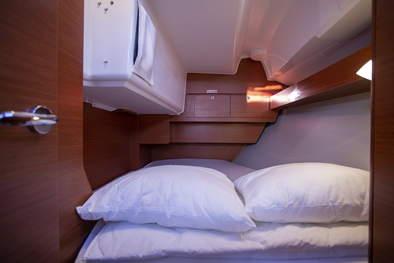 Dufour 360 GL - 3 cab. — photo 12