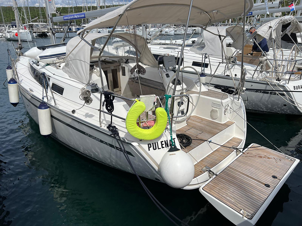 Bavaria Cruiser 33 — photo 10