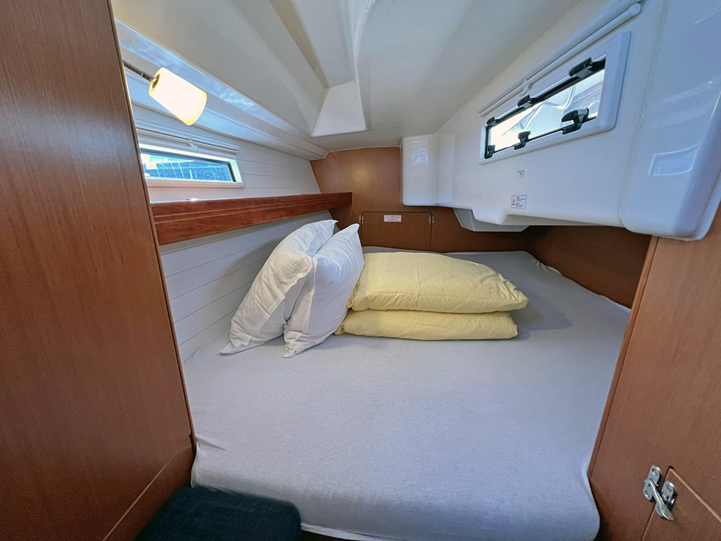 Bavaria Cruiser 33 — photo 33