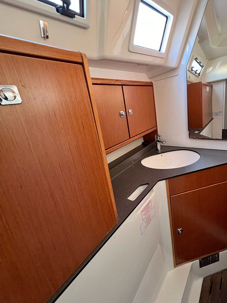 Bavaria Cruiser 33 — photo 40