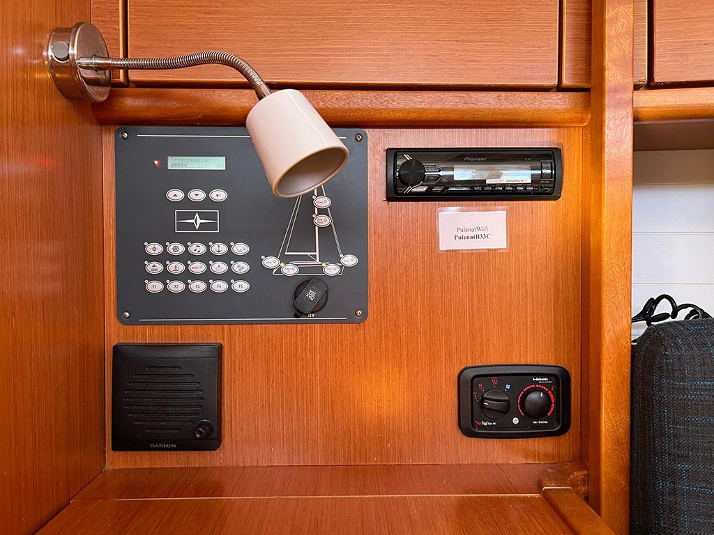 Bavaria Cruiser 33 — photo 25