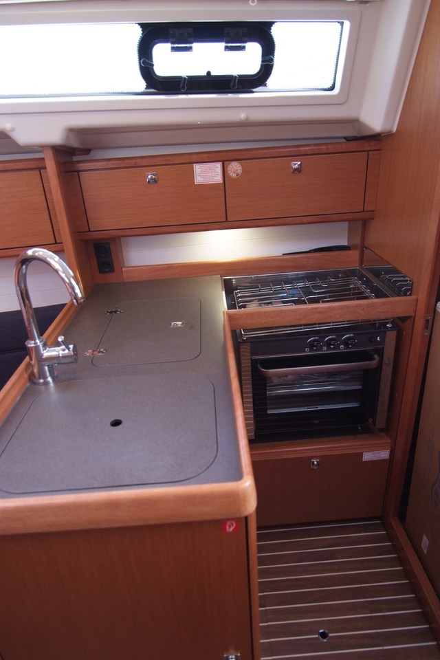 Bavaria Cruiser 34 — photo 8