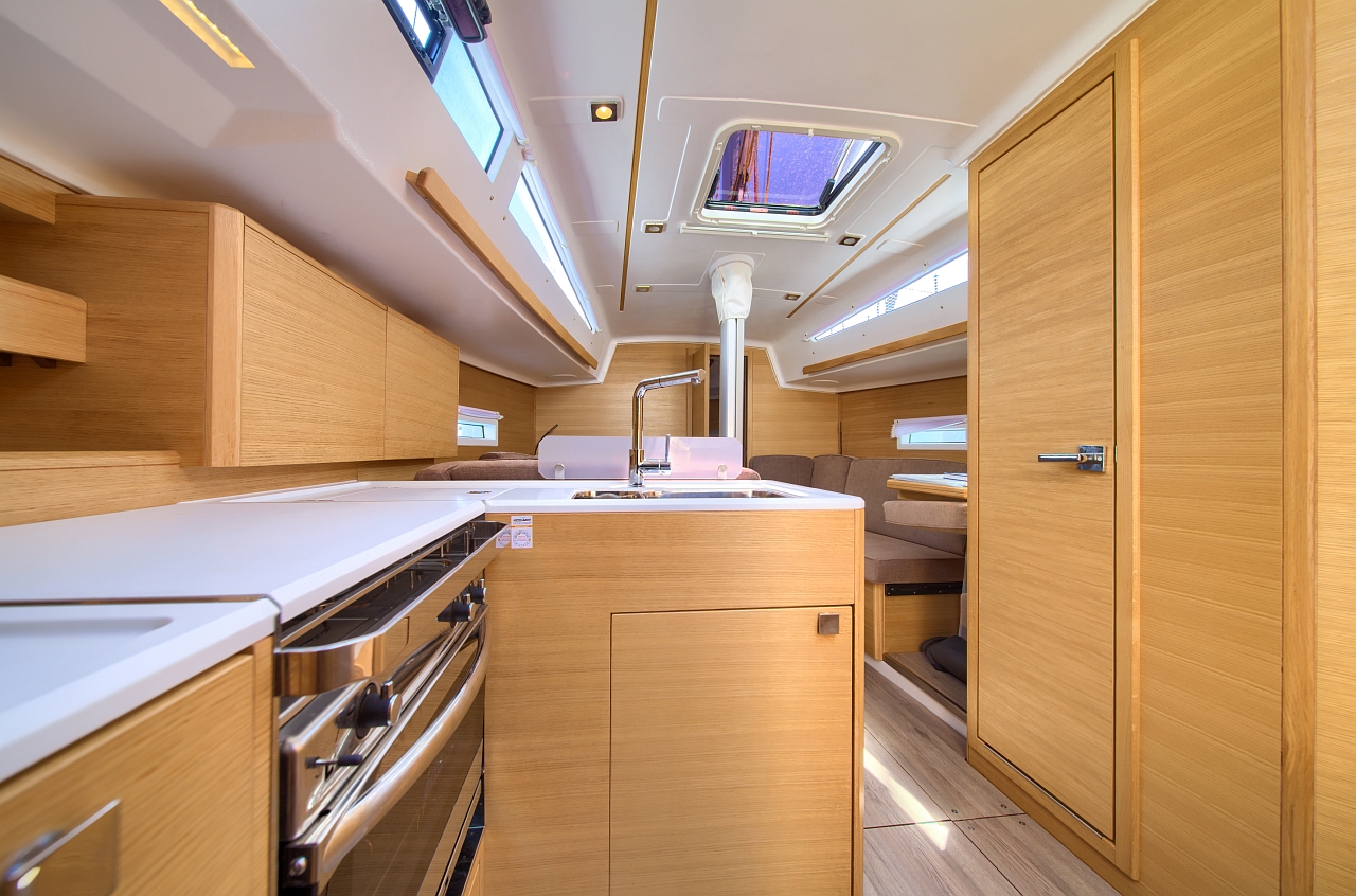 Elan E4 — photo 20