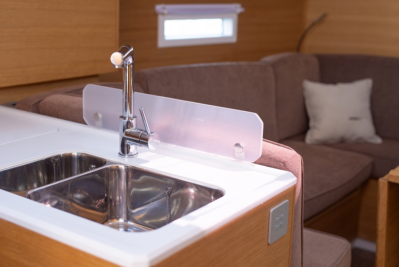 Elan E4 — photo 21