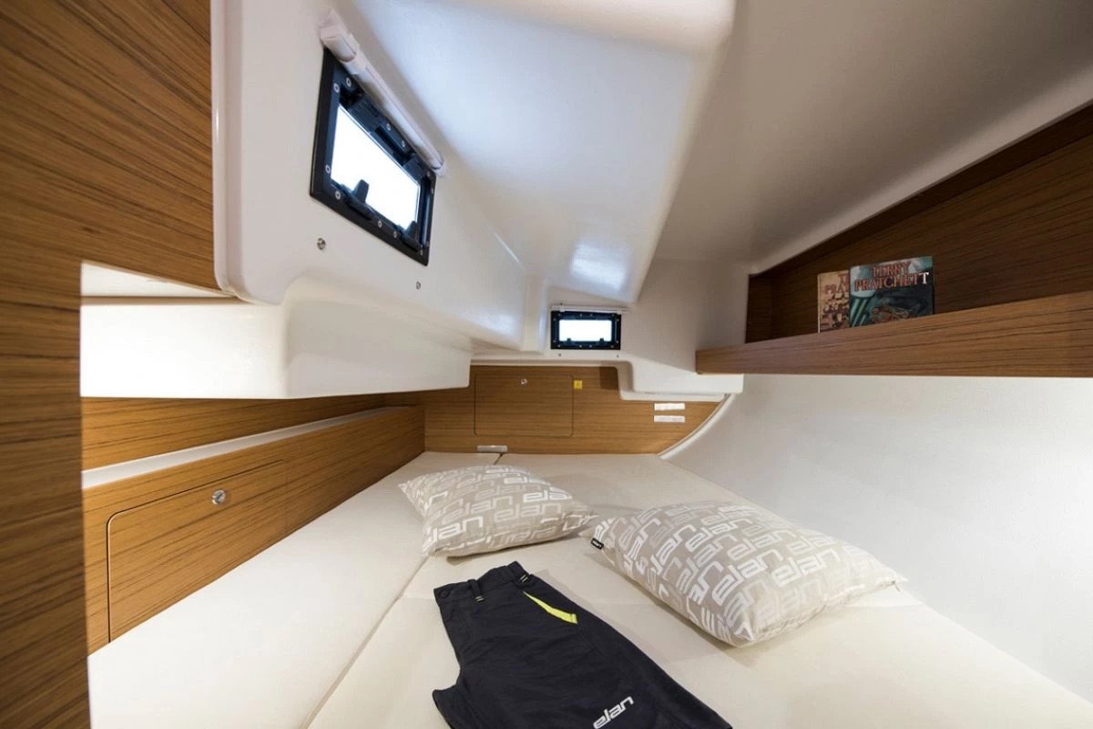 Elan E4 — photo 28