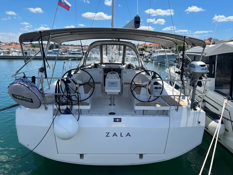 Bavaria C38 — photo 14