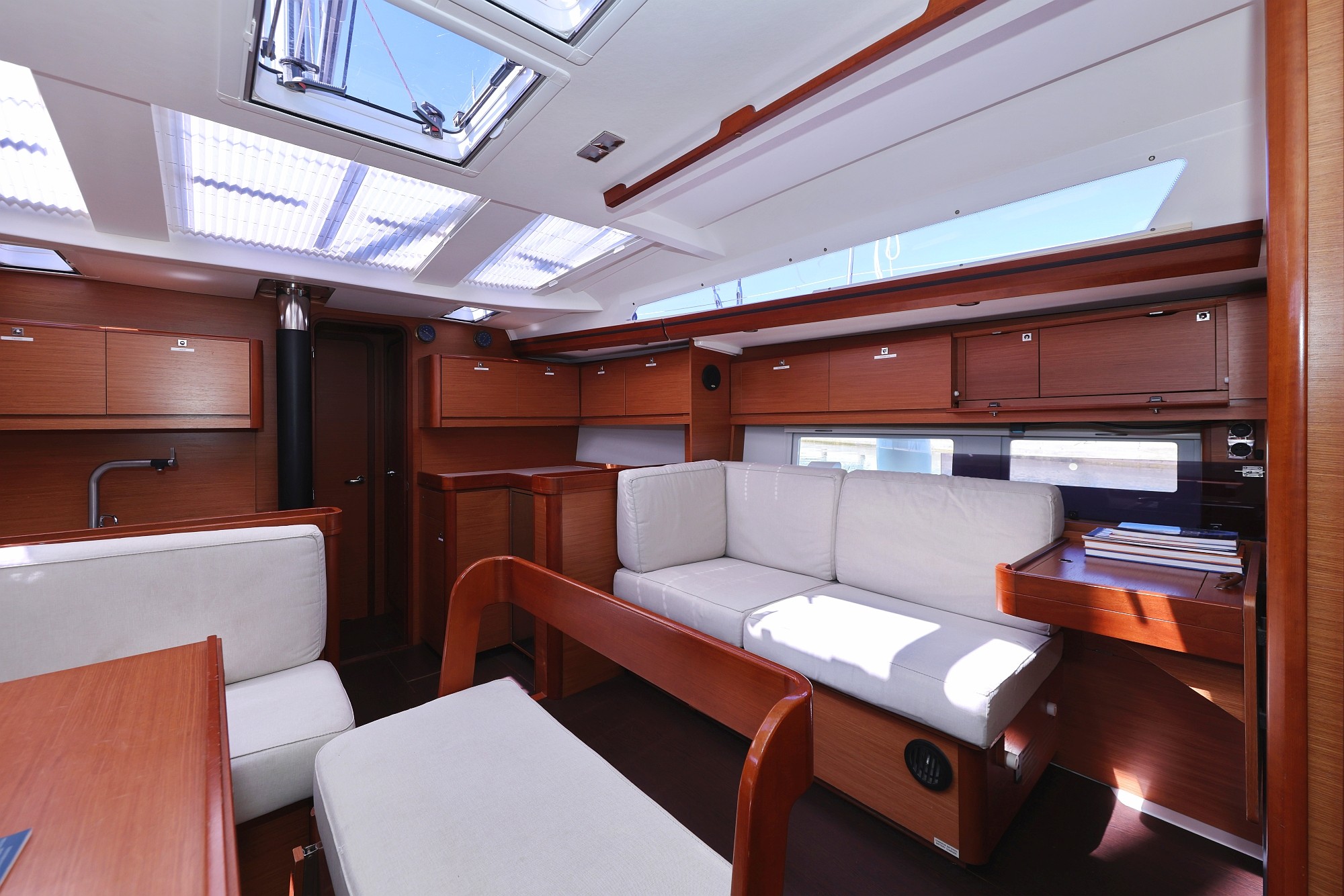 Dufour 520 GL — photo 15