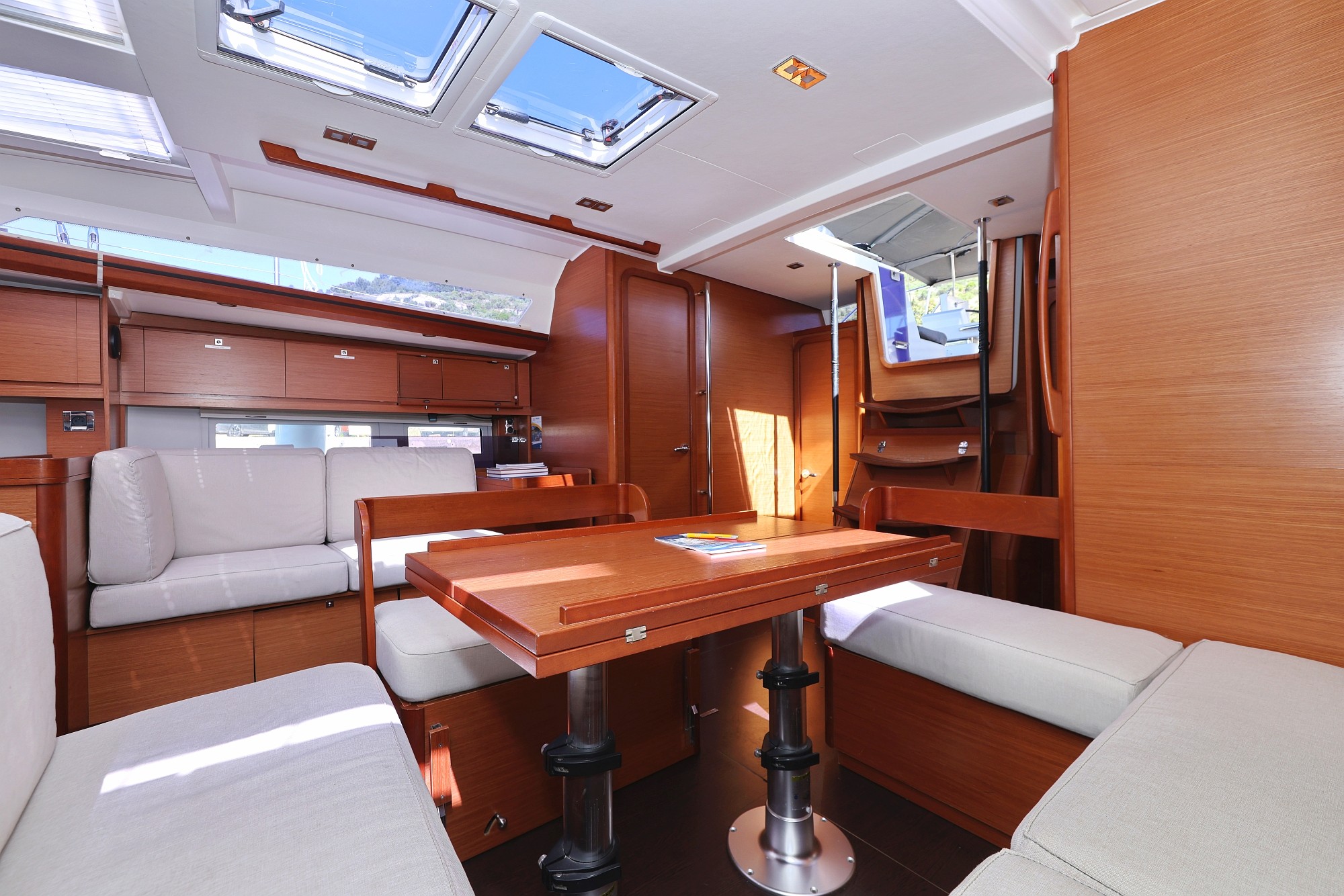 Dufour 520 GL — photo 17