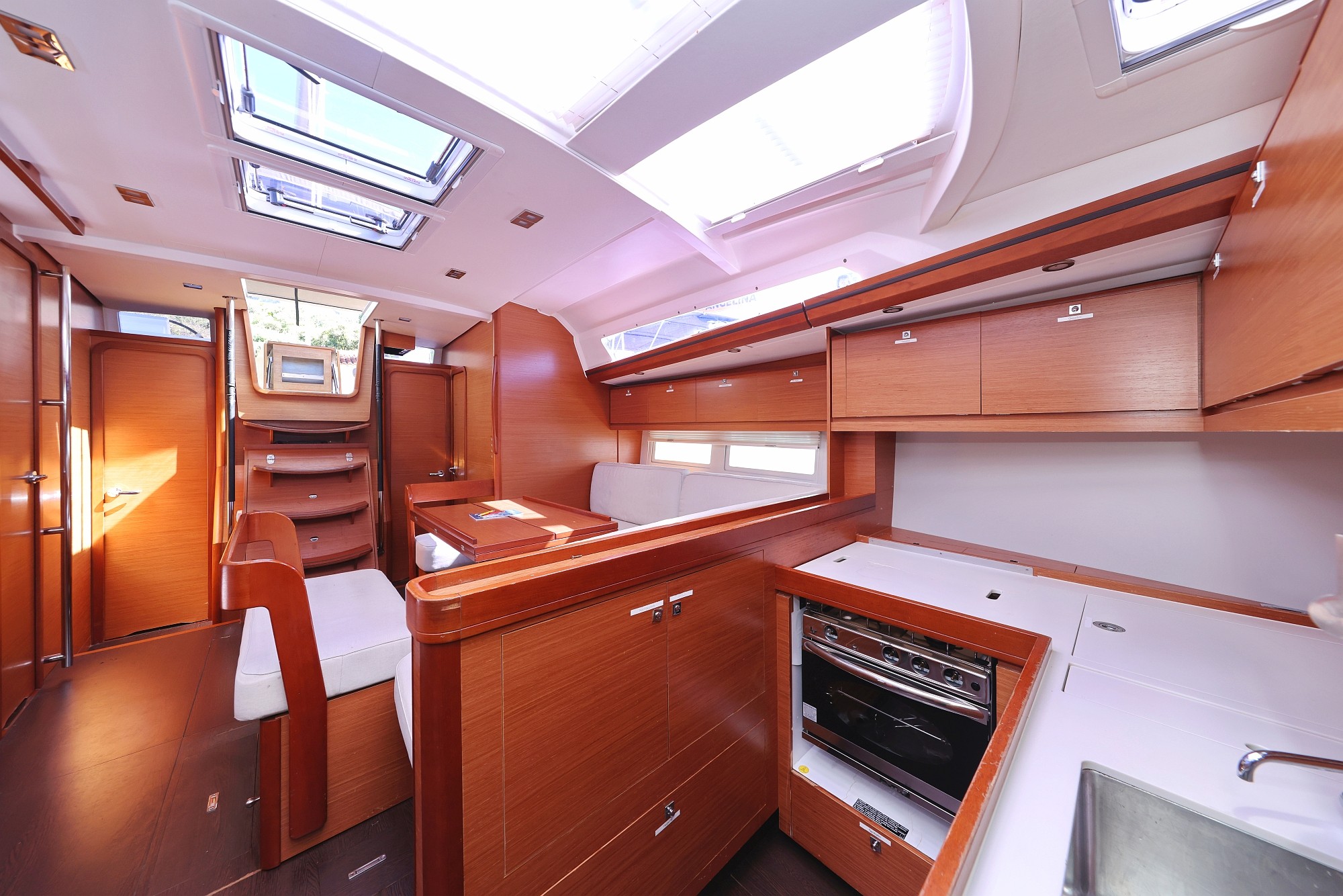 Dufour 520 GL — photo 20