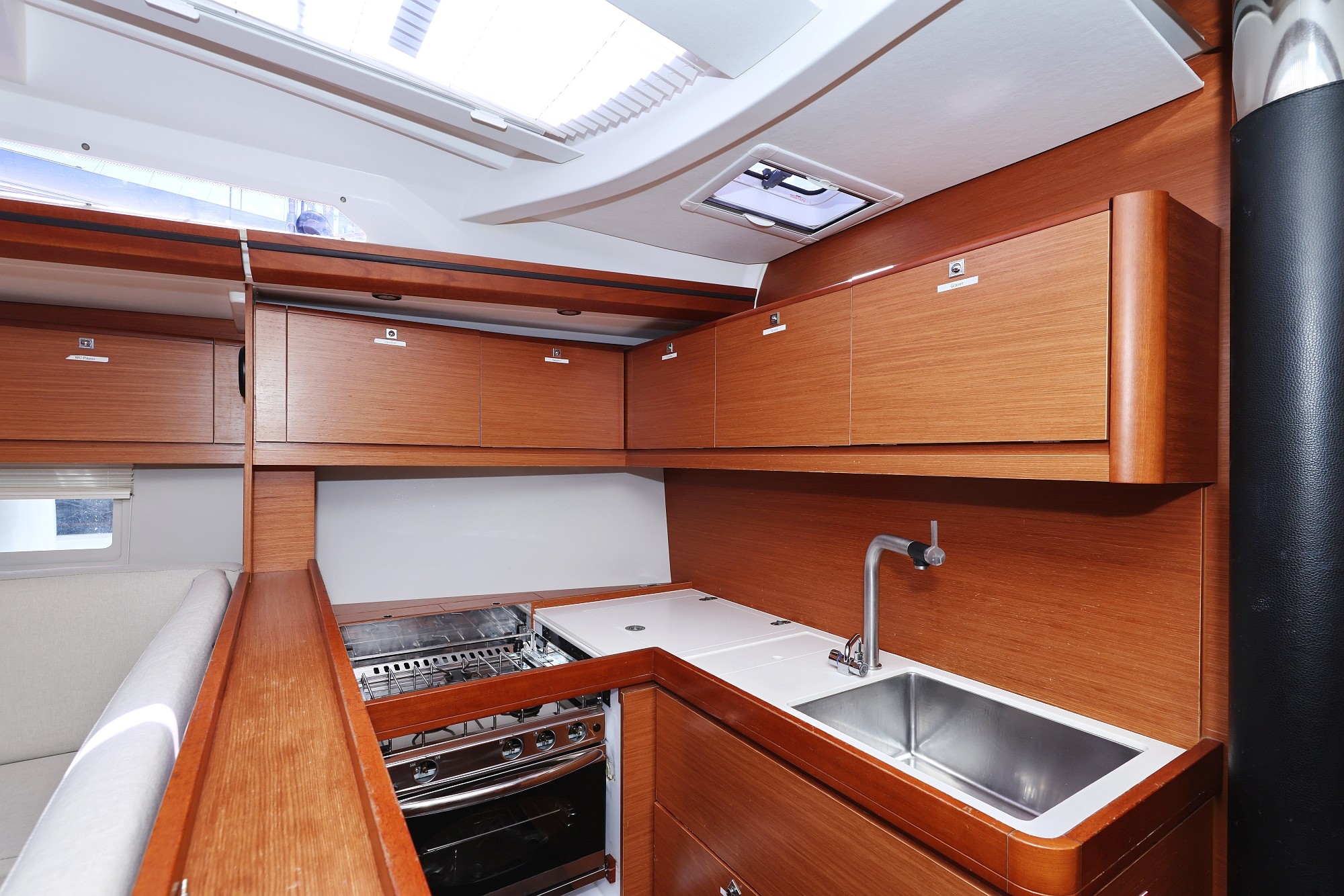 Dufour 520 GL — photo 21