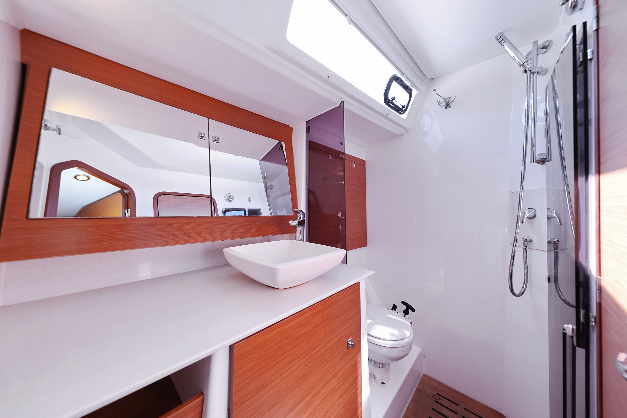 Dufour 520 GL — photo 34