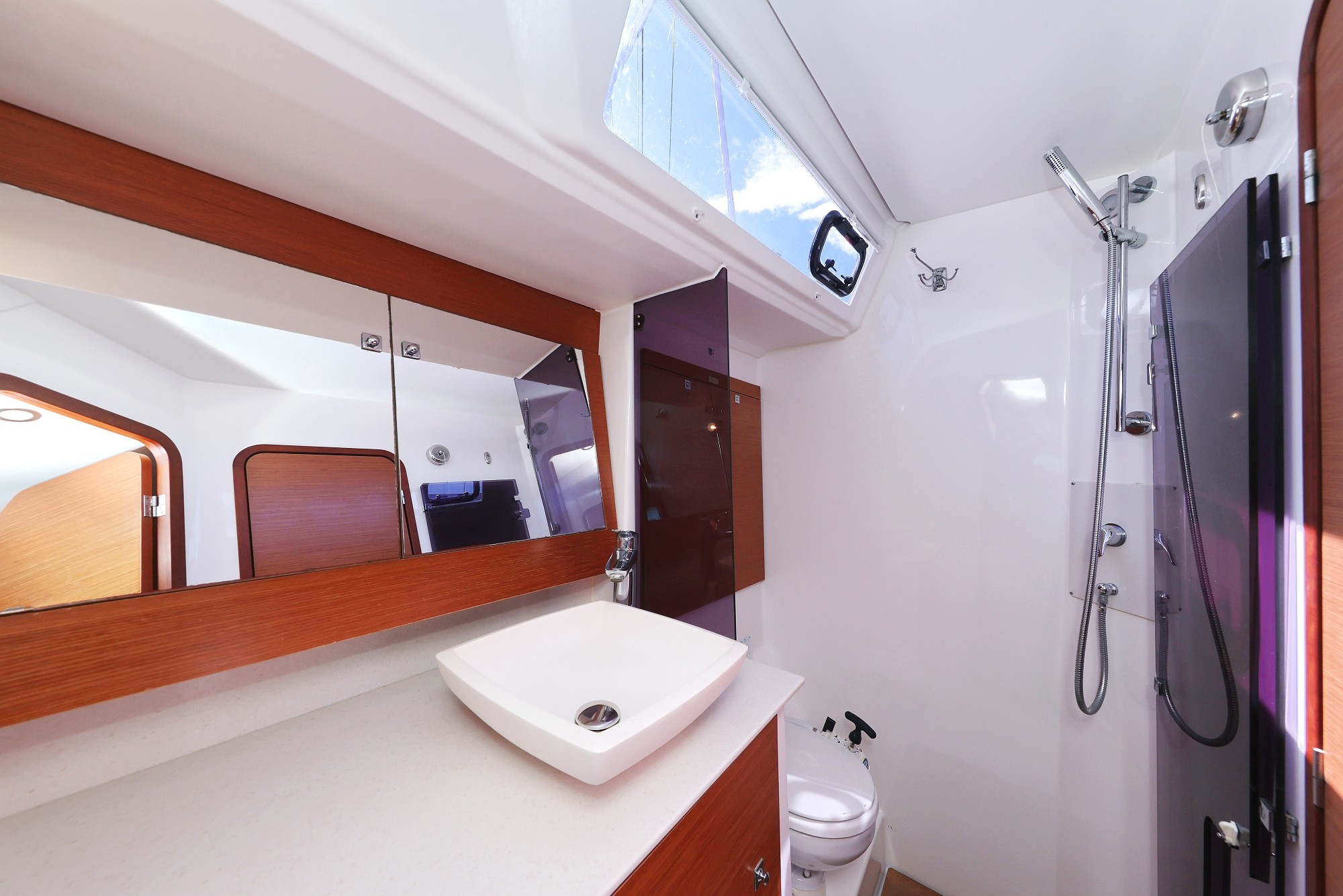 Dufour 520 GL — photo 35