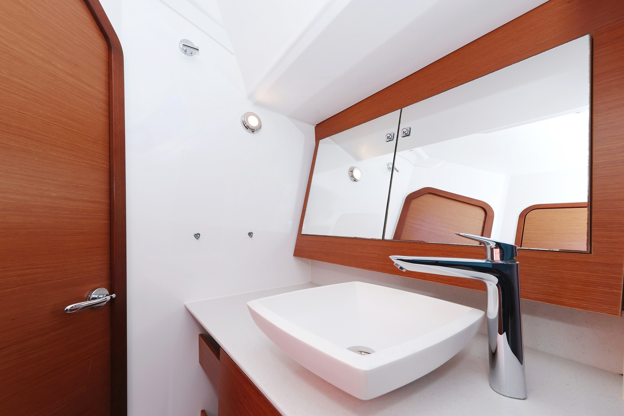 Dufour 520 GL — photo 36