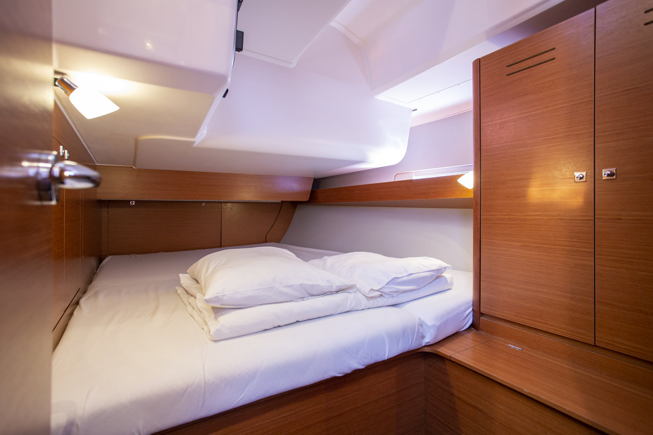 Dufour 460 GL — photo 20