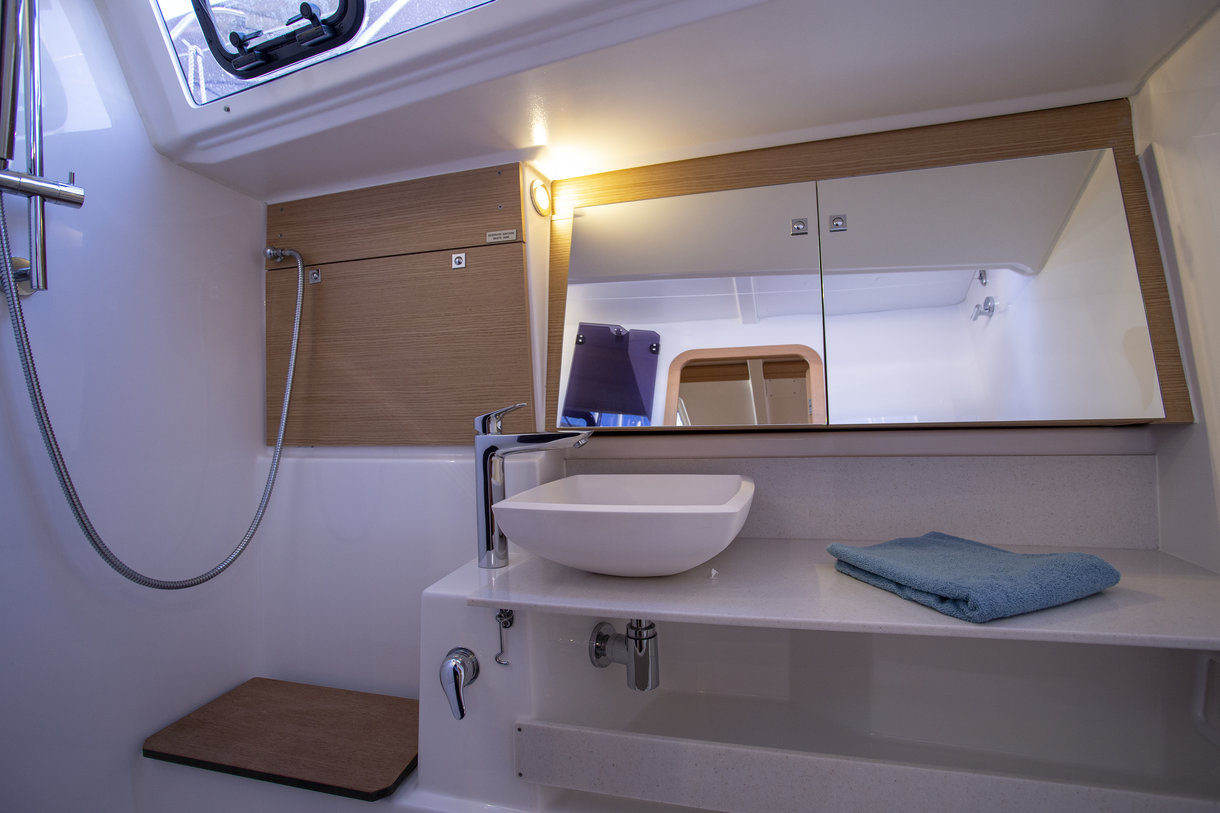 Dufour 430 GL — photo 24