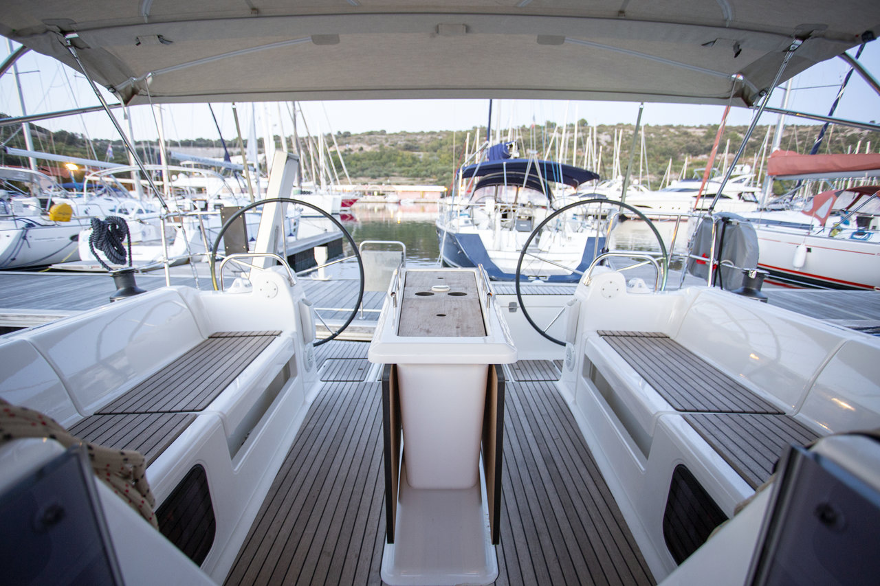 Dufour 412 GL — photo 8