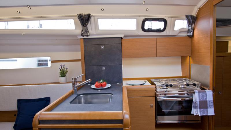 Sun Odyssey 349 - 3 cab. — photo 10