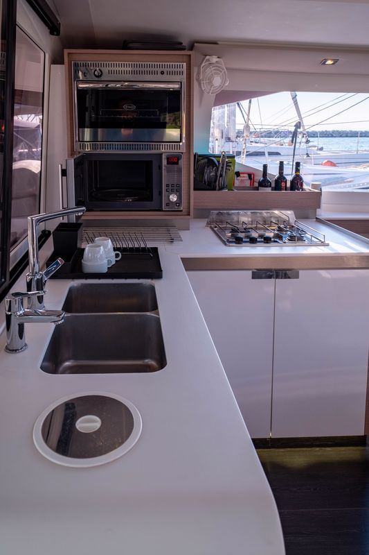 Fountaine Pajot Isla 40 - 4 + 1 cab. — photo 12