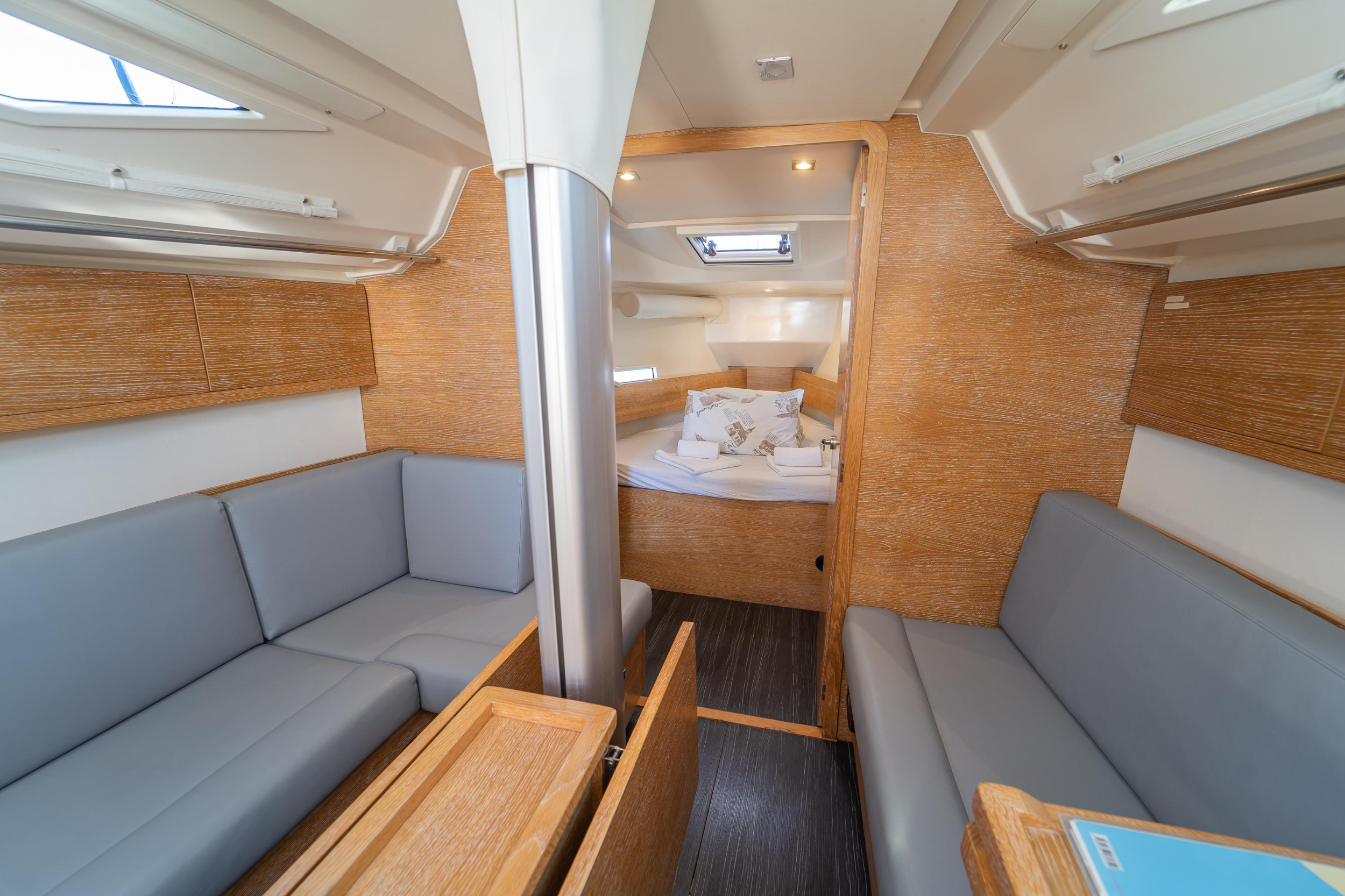 Salona 380 — photo 25