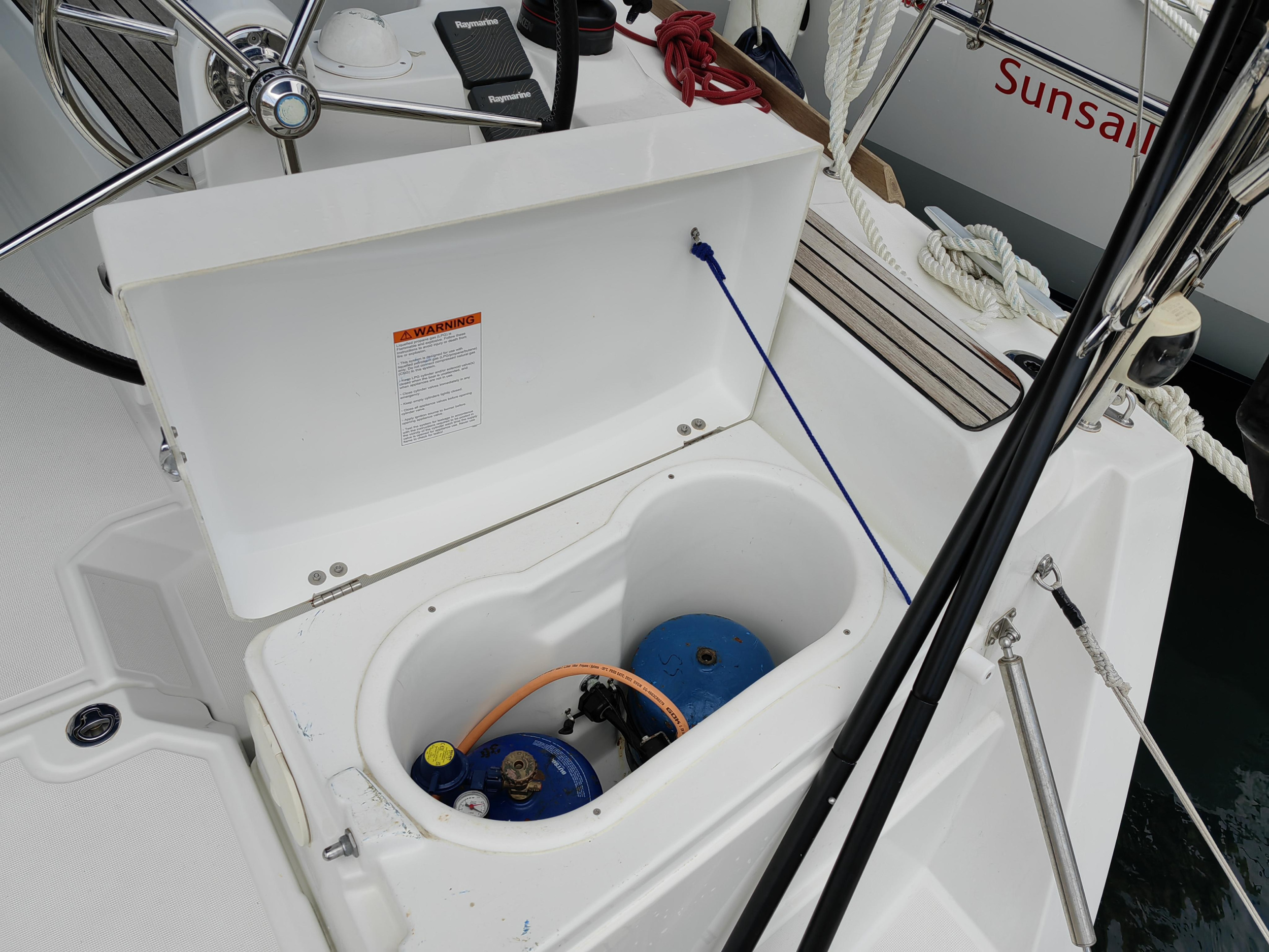 Sun Odyssey 389 — photo 4