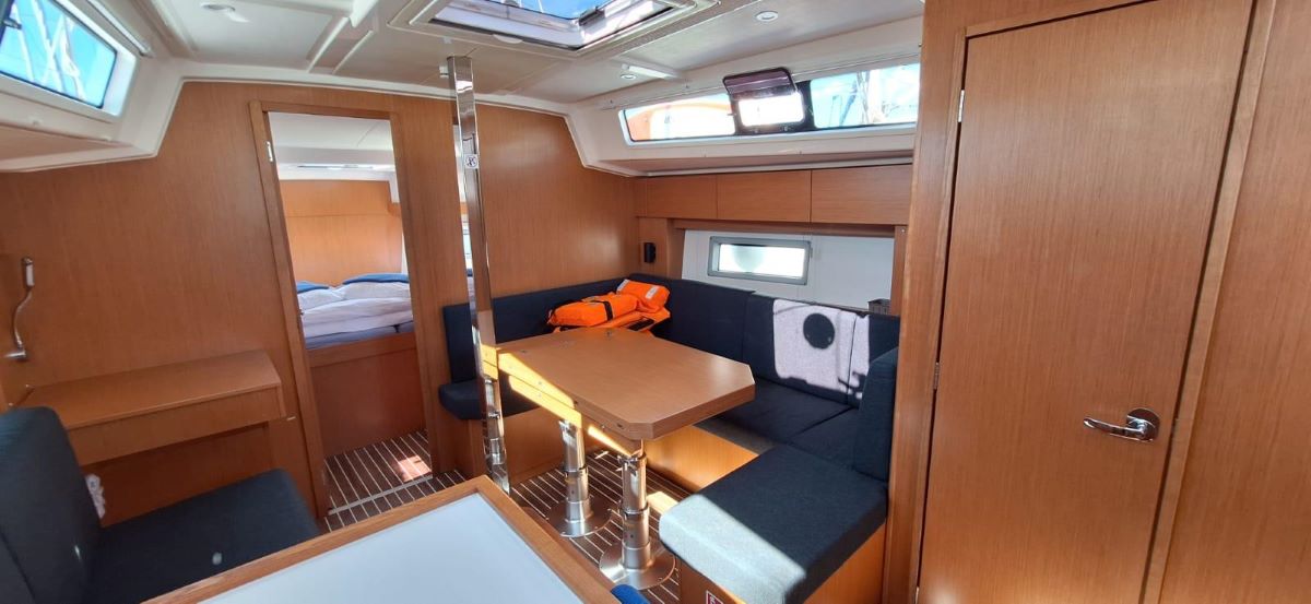 Bavaria C38 — photo 5