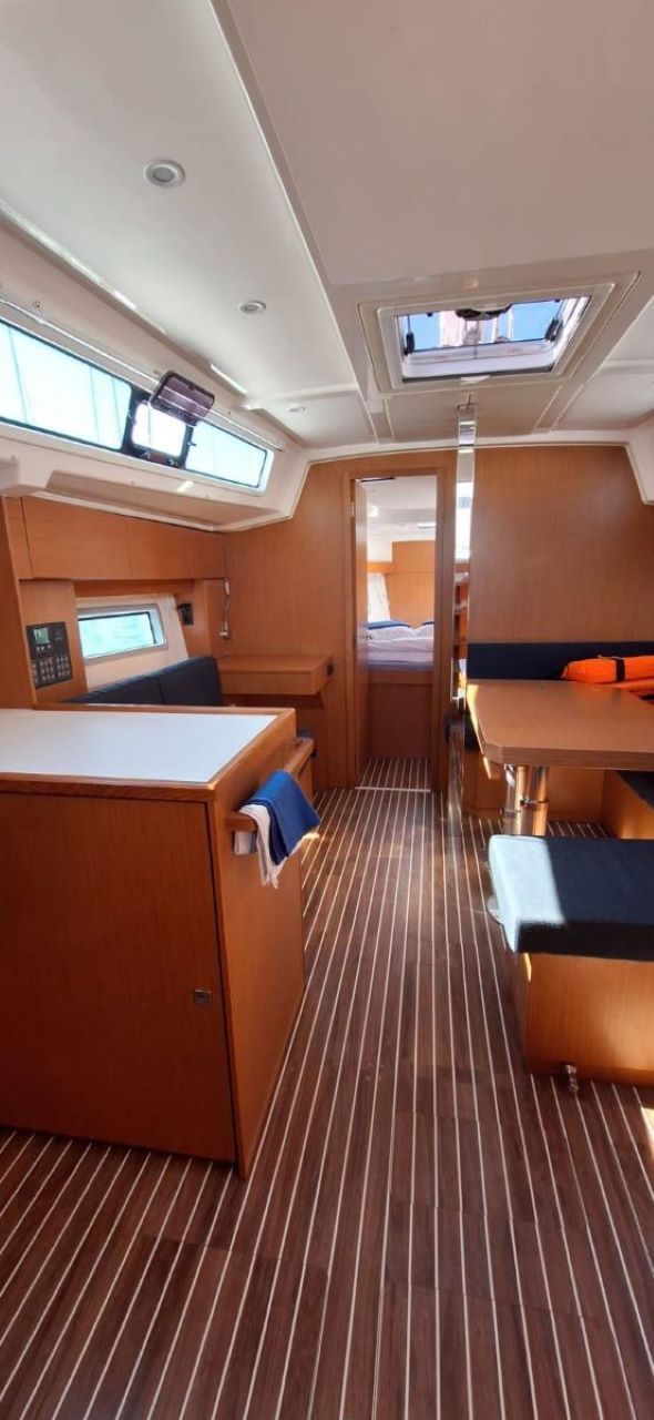Bavaria C38 — photo 6