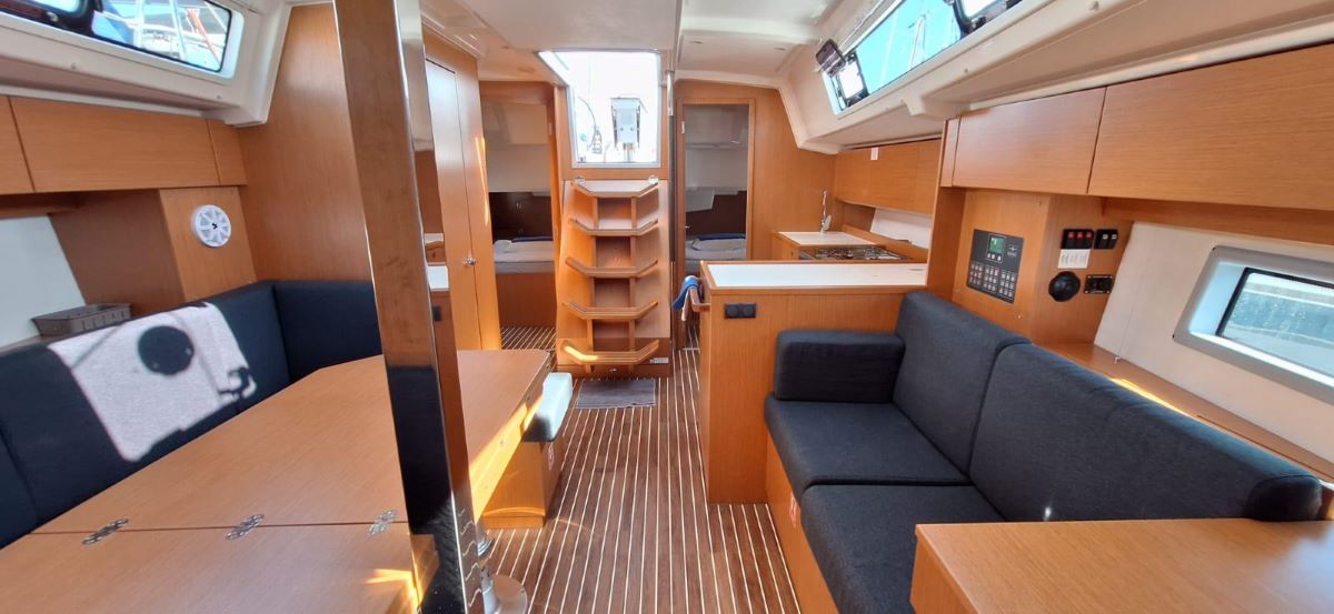 Bavaria C38 — photo 9