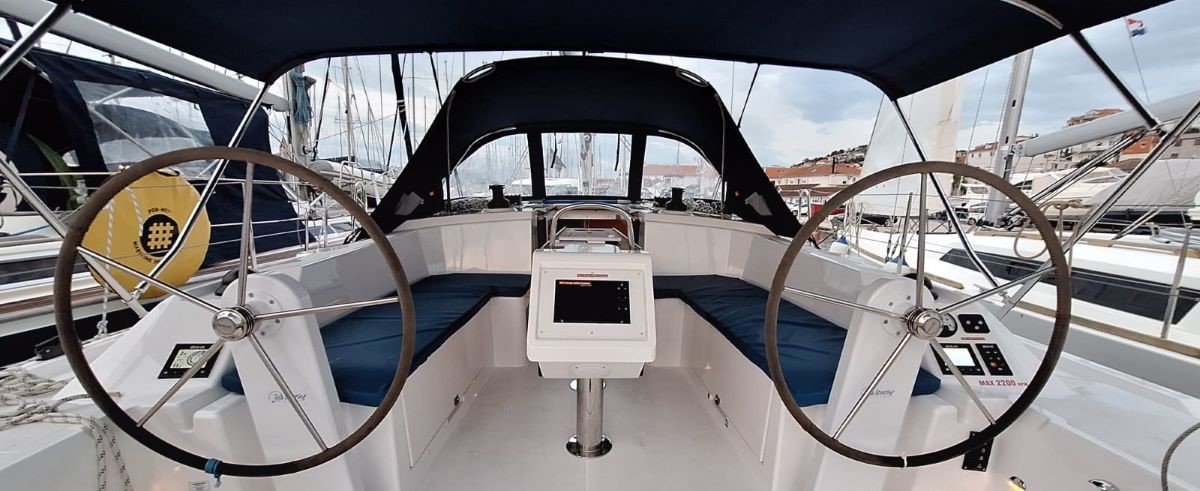 Bavaria C38 — photo 3