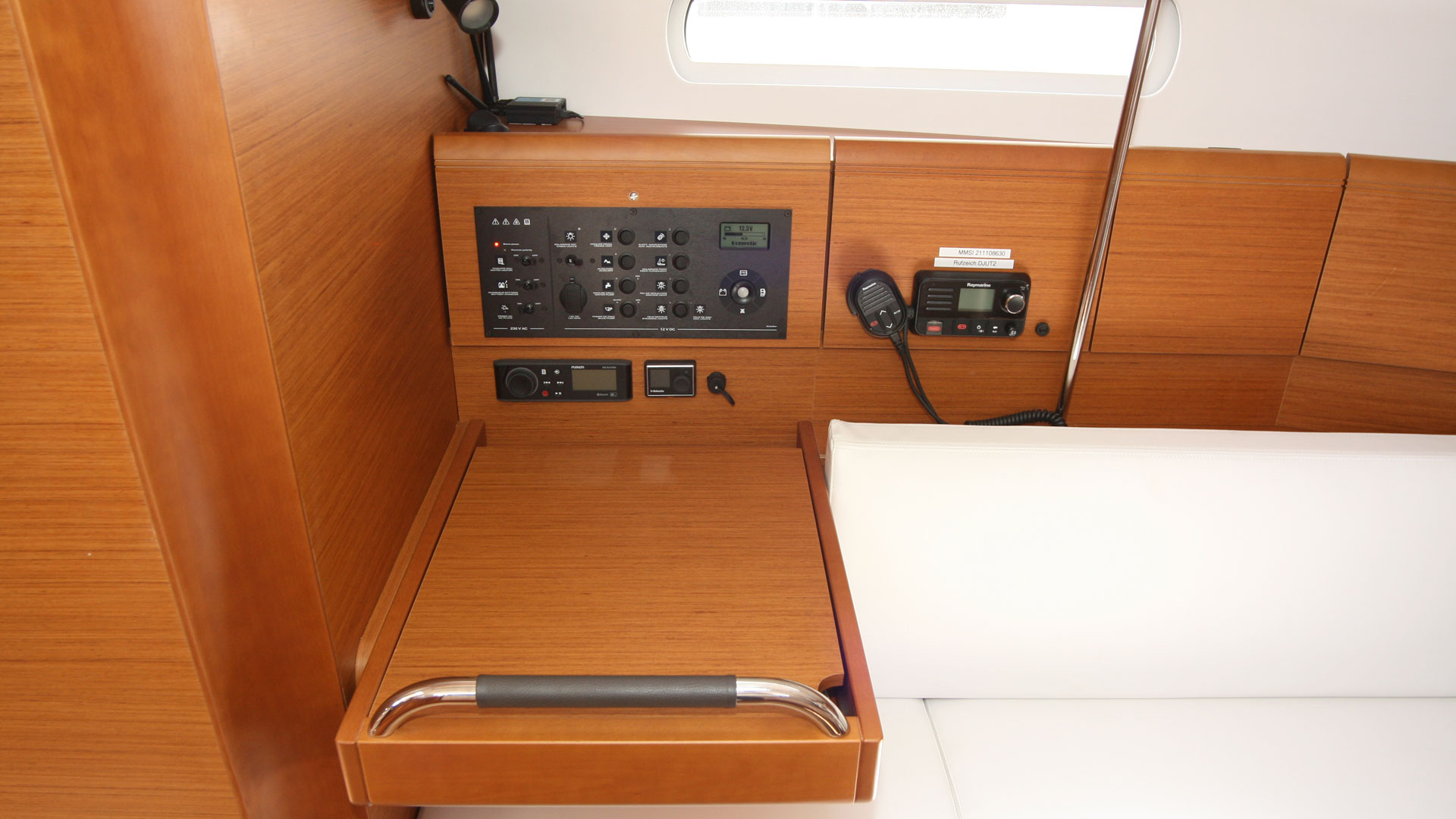 Sun Odyssey 389 — photo 21