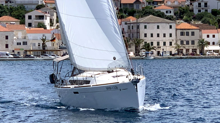 Sun Odyssey 389 — photo 6