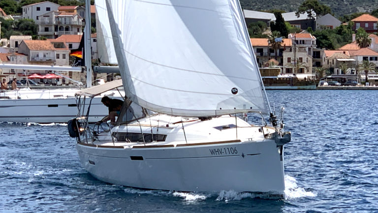 Sun Odyssey 389 — photo 7
