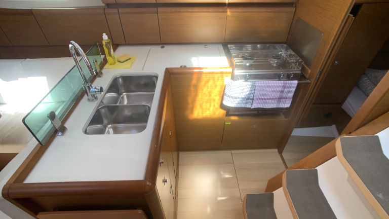 Sun Odyssey 389 — photo 11