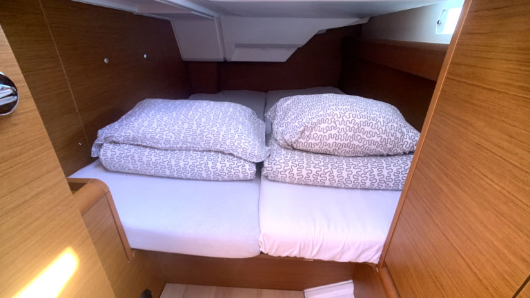 Sun Odyssey 389 — photo 17
