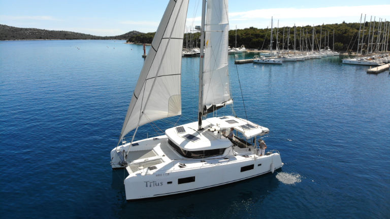 Lagoon 42 OW - 3 + 1 cab. — photo 10