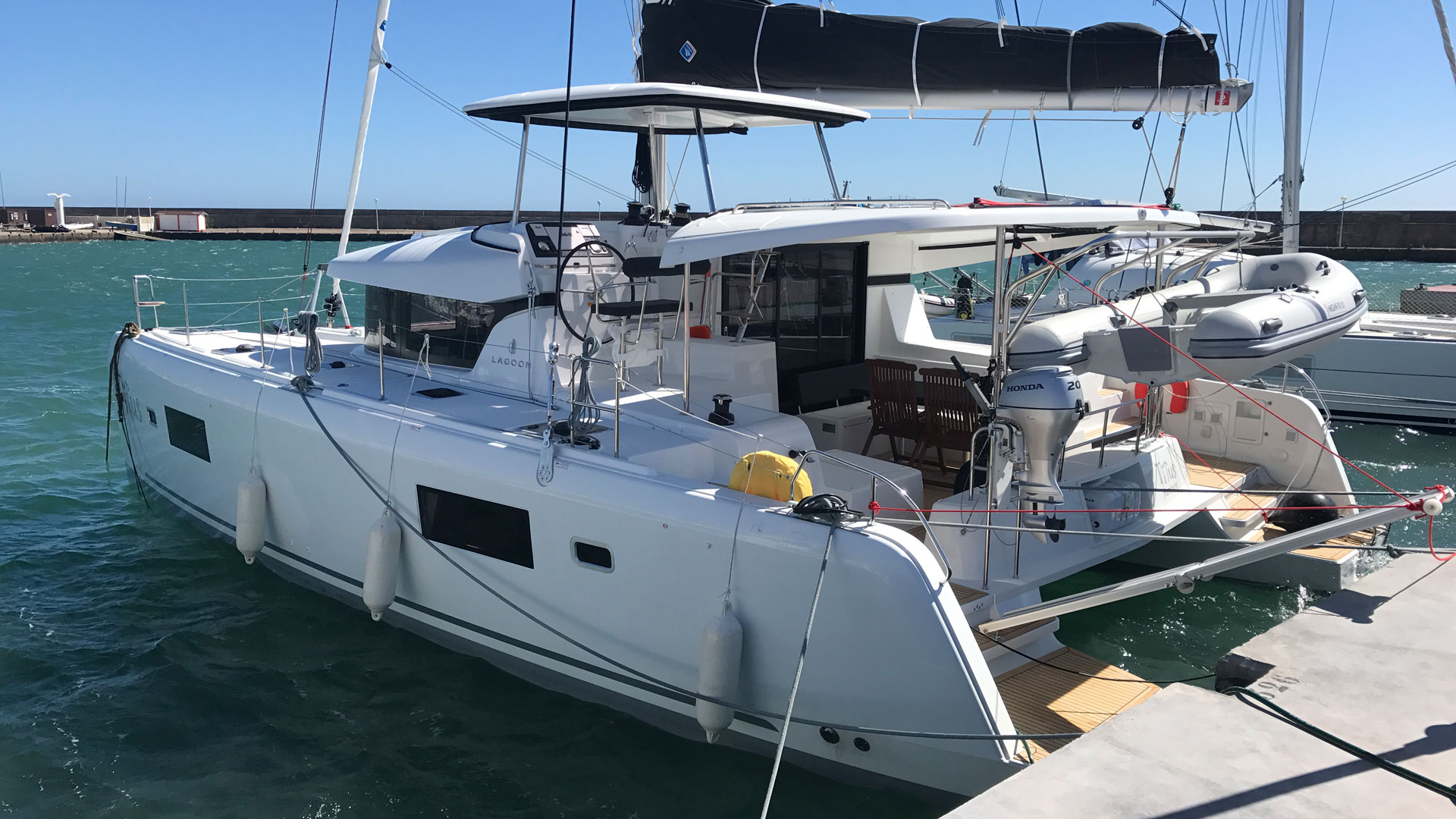 Lagoon 42 OW - 3 + 1 cab. — photo 20