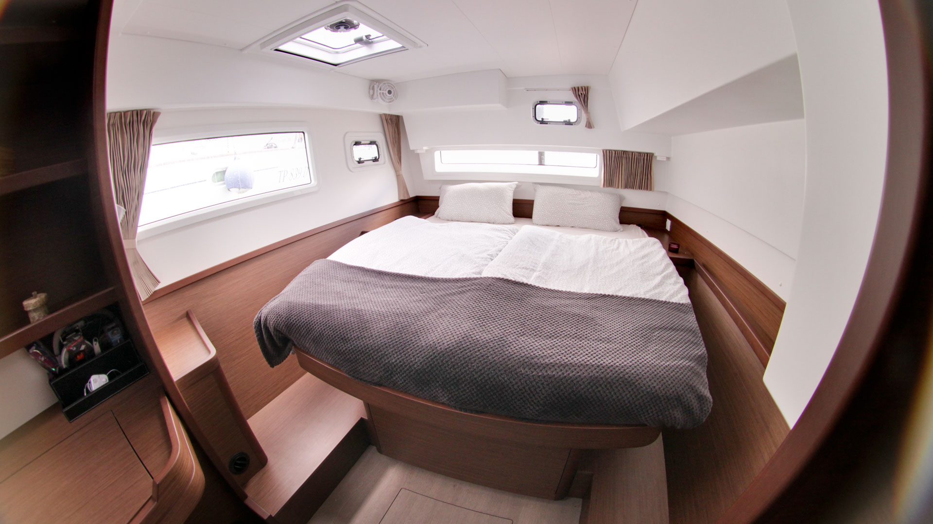 Lagoon 42 OW - 3 + 1 cab. — photo 26