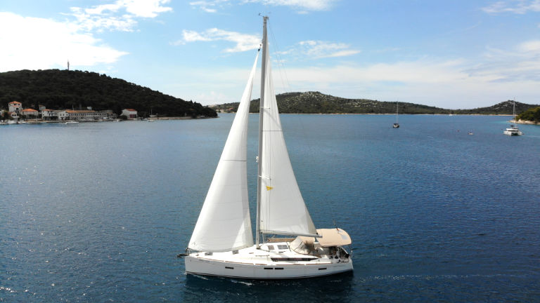 Sun Odyssey 479 - 4 cab. — photo 4