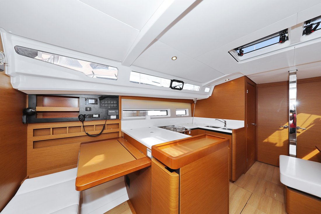 Sun Odyssey 440 - 4 cab. — photo 15