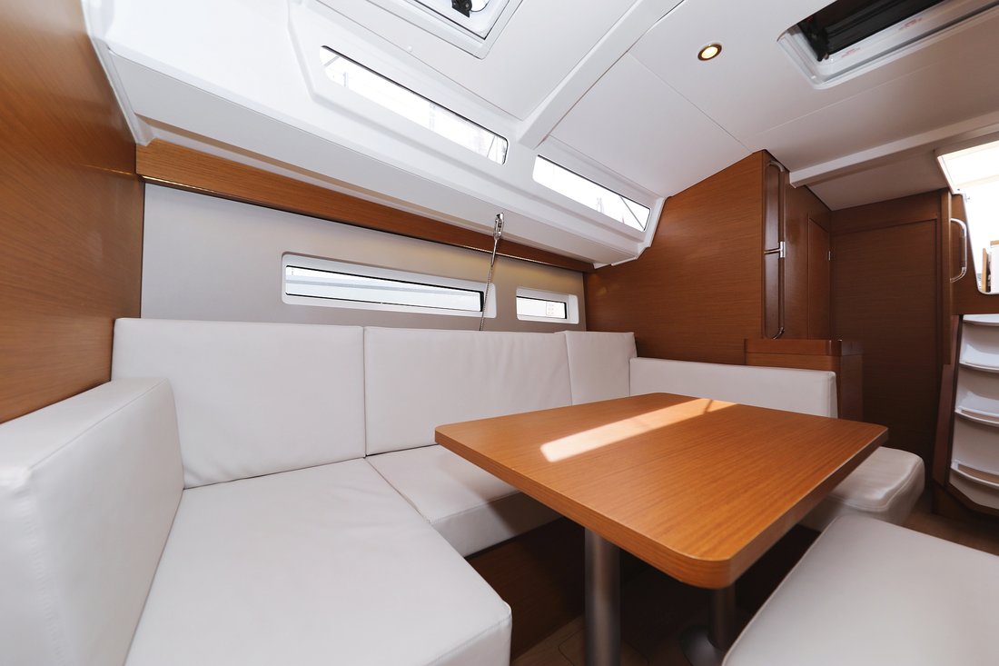 Sun Odyssey 440 - 4 cab. — photo 17