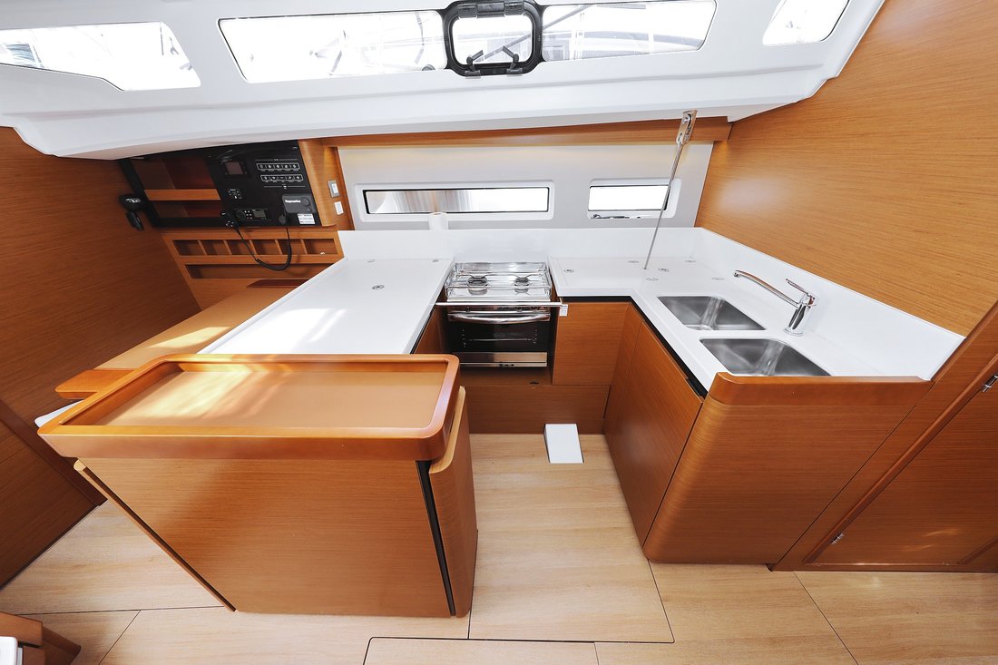 Sun Odyssey 440 - 4 cab. — photo 20