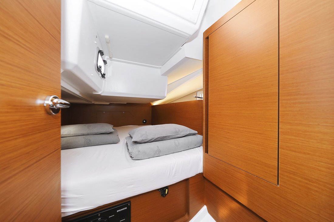 Sun Odyssey 440 - 4 cab. — photo 28
