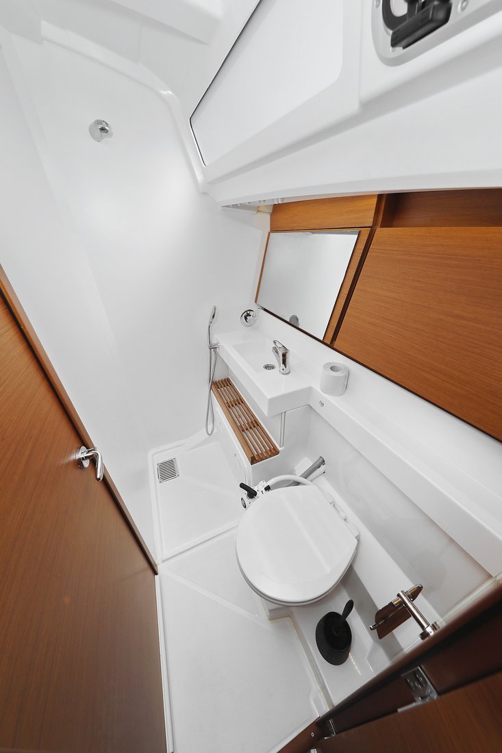 Sun Odyssey 440 - 4 cab. — photo 35