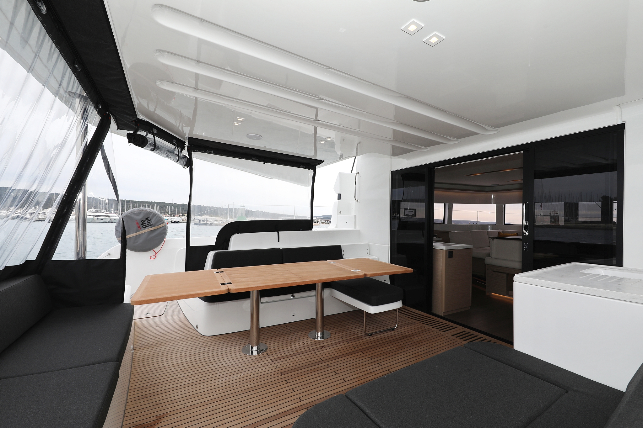Lagoon 51 - 6 + 1 cab. — photo 4