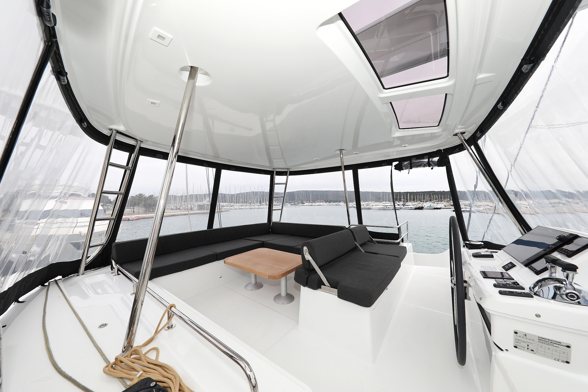 Lagoon 51 - 6 + 1 cab. — photo 9