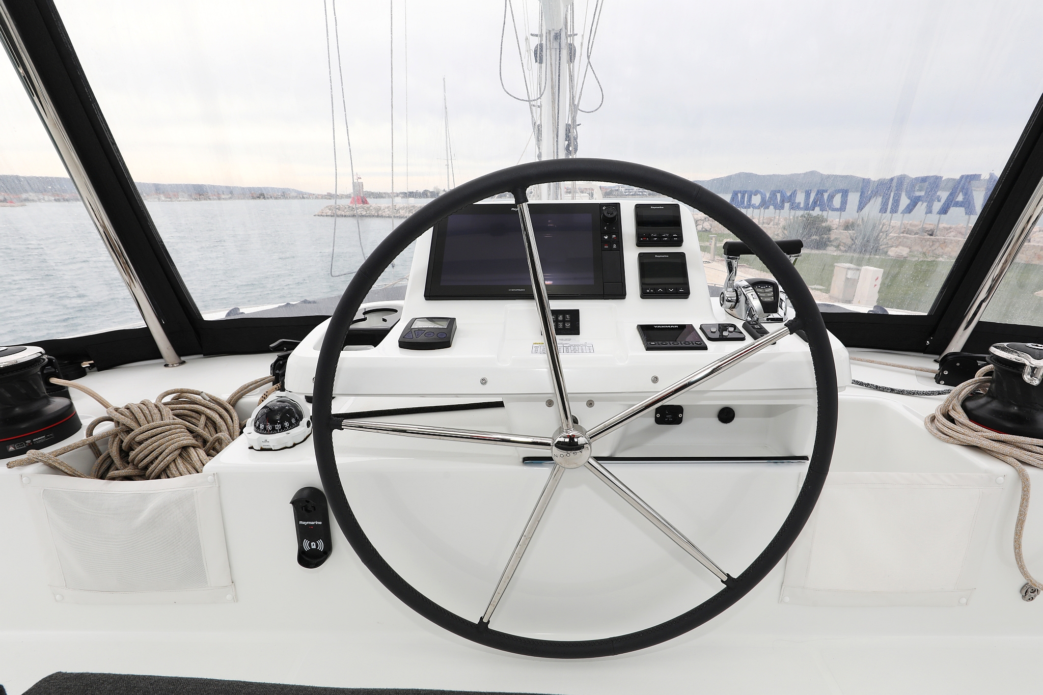 Lagoon 51 - 6 + 1 cab. — photo 12