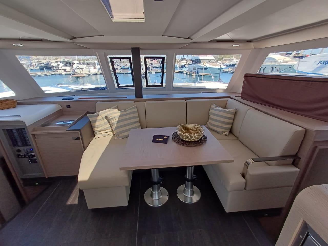Fountaine Pajot Isla 40 - 4 + 1 cab. — photo 9
