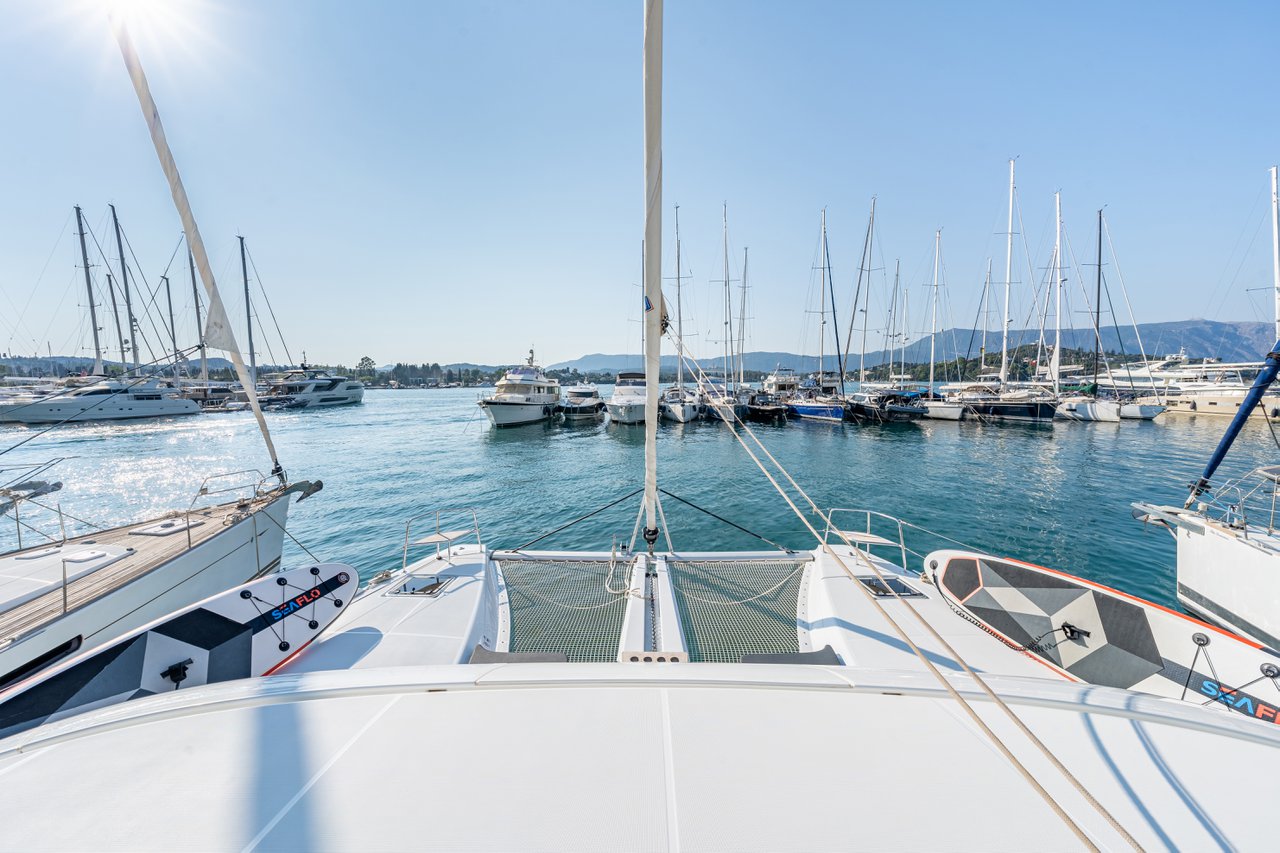 Lagoon 46 - 4 + 1 cab. — photo 11