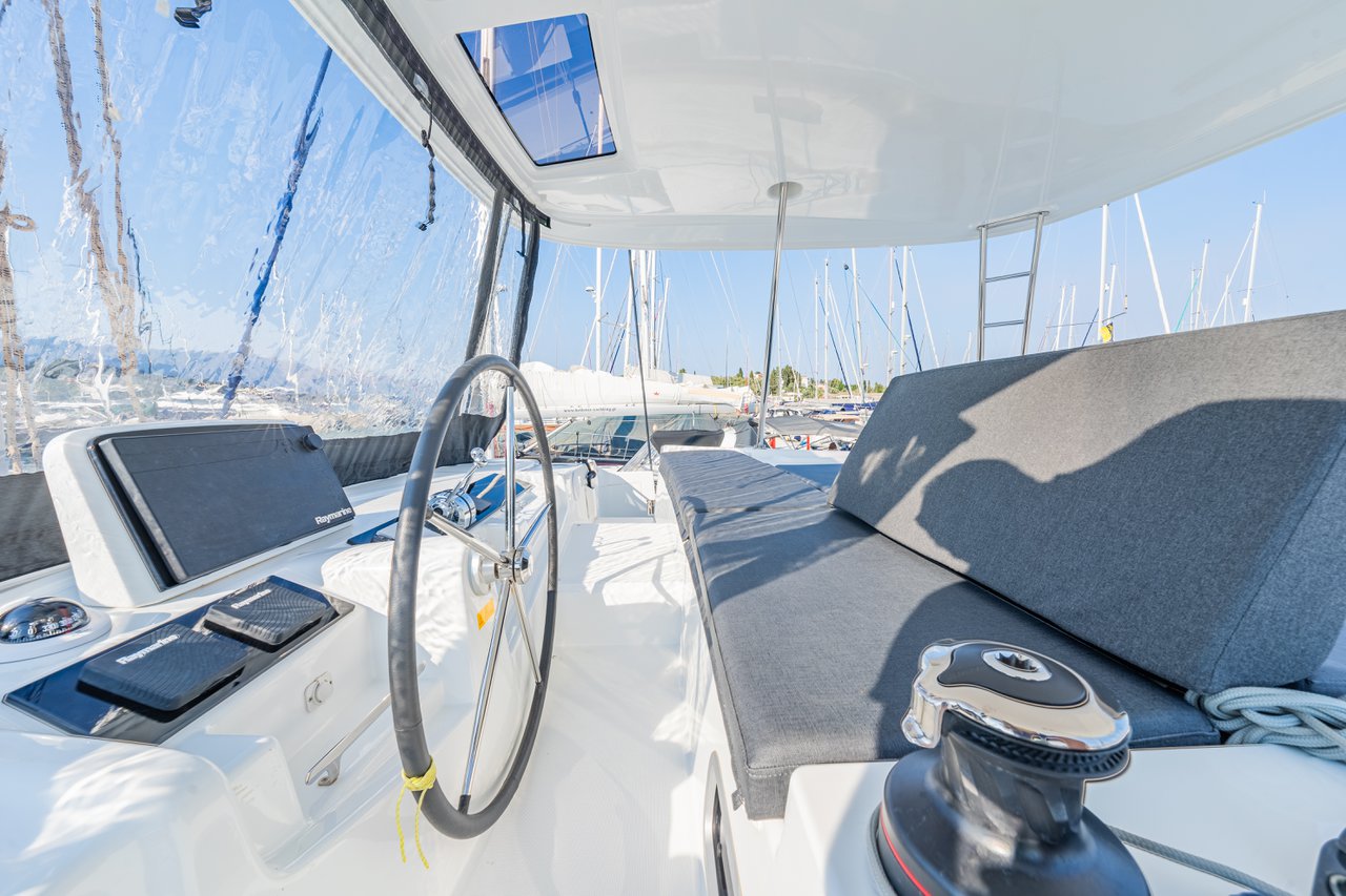 Lagoon 46 - 4 + 1 cab. — photo 14