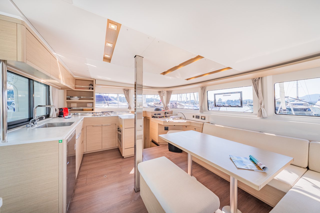 Lagoon 46 - 4 + 1 cab. — photo 18